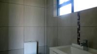 Bathroom 3+ - 12 square meters of property in Tijger Vallei