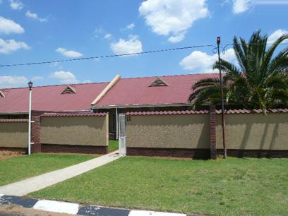 2 Bedroom Simplex for Sale For Sale in Germiston - Home Sell - MR41427