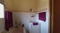 Bathroom 1 - 5 square meters of property in Suiderberg
