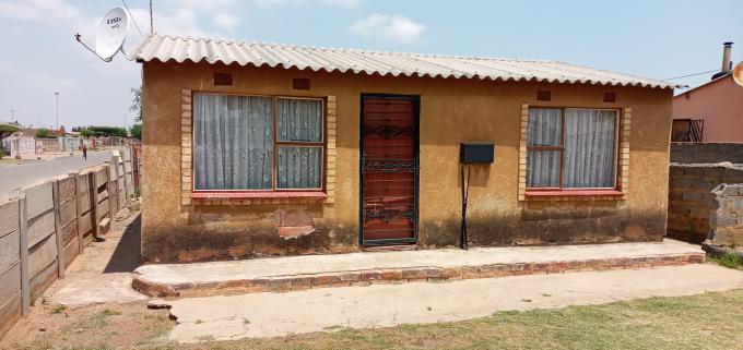 2 Bedroom House for Sale For Sale in Daveyton - MR415357