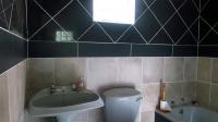 Bathroom 1 - 11 square meters of property in Whitney Gardens