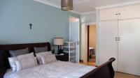 Main Bedroom - 27 square meters of property in Whitney Gardens