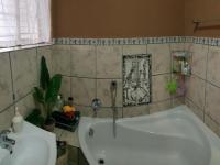 Bathroom 1 - 5 square meters of property in Kempton Park