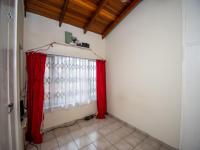 Bed Room 1 - 13 square meters of property in Scottburgh