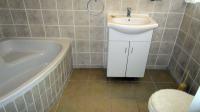 Bathroom 1 - 4 square meters of property in Scottburgh