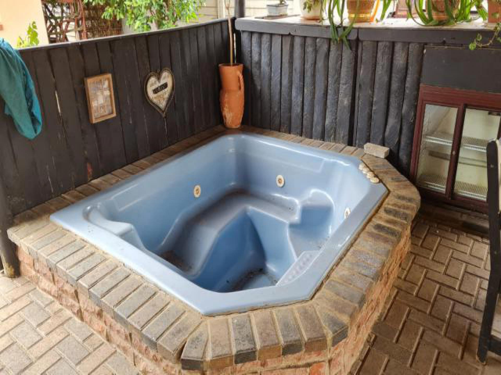 Entertainment of property in Glencoe