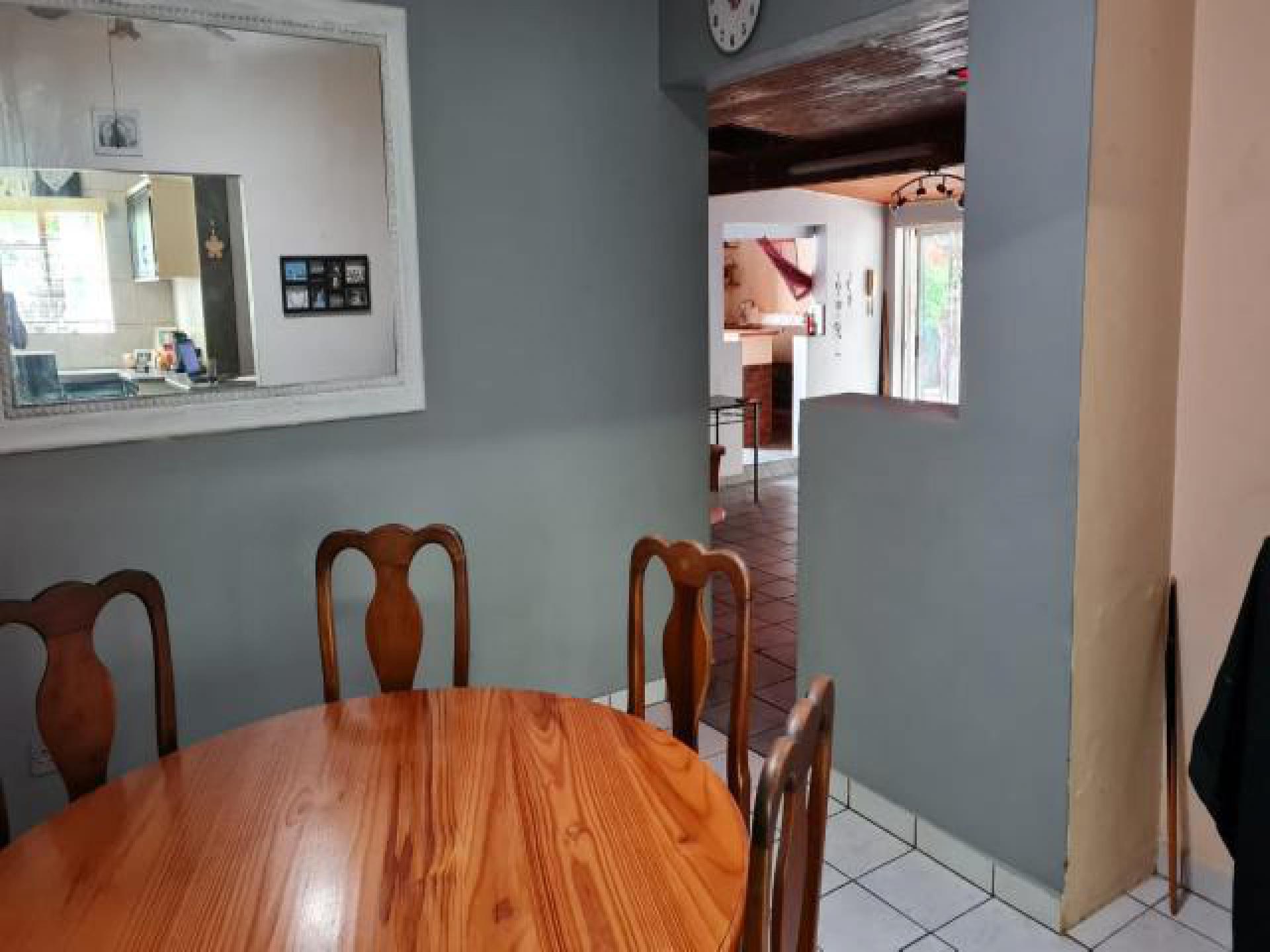 Dining Room of property in Glencoe
