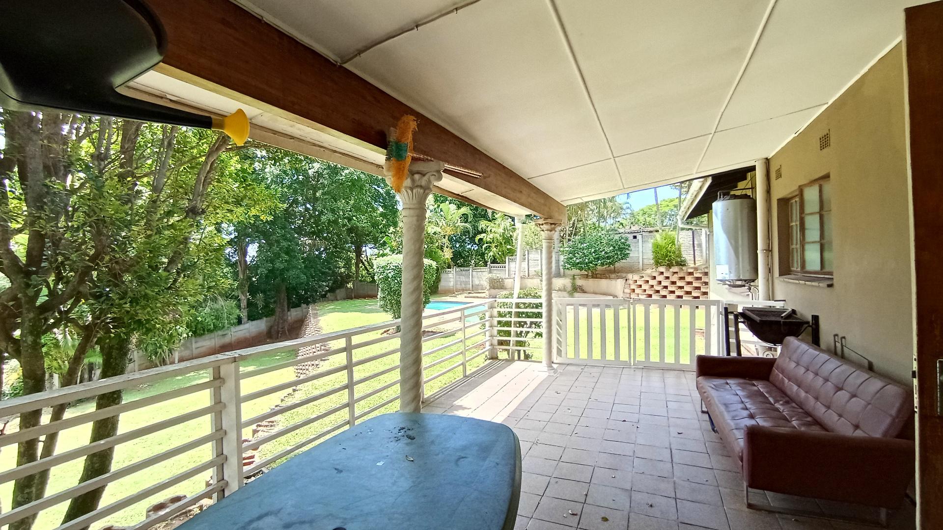 Patio - 29 square meters of property in Amanzimtoti 