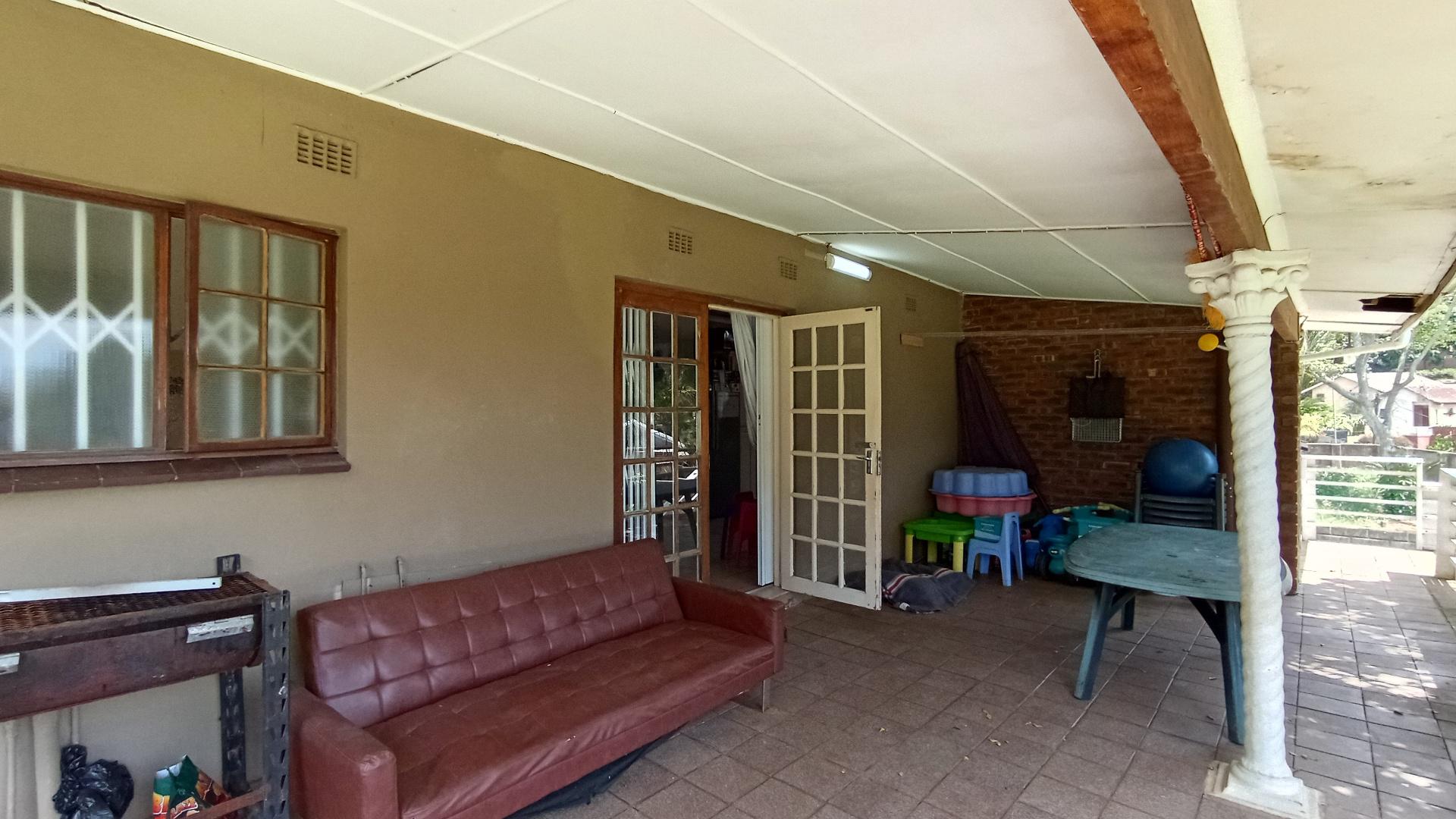 Front View of property in Amanzimtoti 