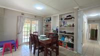 Dining Room - 17 square meters of property in Amanzimtoti 