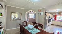 Dining Room - 17 square meters of property in Amanzimtoti 