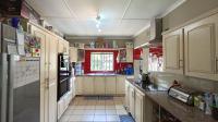 Kitchen - 16 square meters of property in Amanzimtoti 