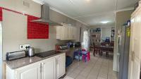Kitchen - 16 square meters of property in Amanzimtoti 