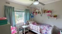 Bed Room 1 - 13 square meters of property in Amanzimtoti 