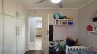 Bed Room 2 - 13 square meters of property in Amanzimtoti 
