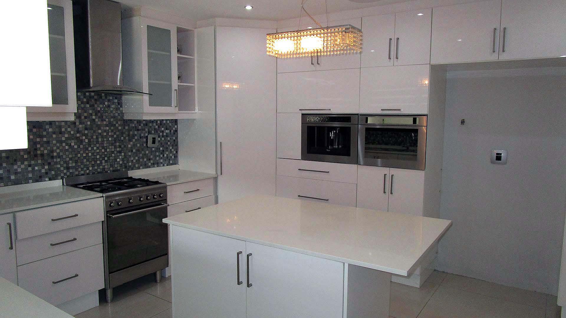 Kitchen - 17 square meters of property in Umhlanga 