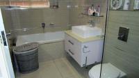 Main Bathroom - 9 square meters of property in Umhlanga 