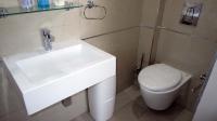 Bathroom 2 - 4 square meters of property in Umhlanga 