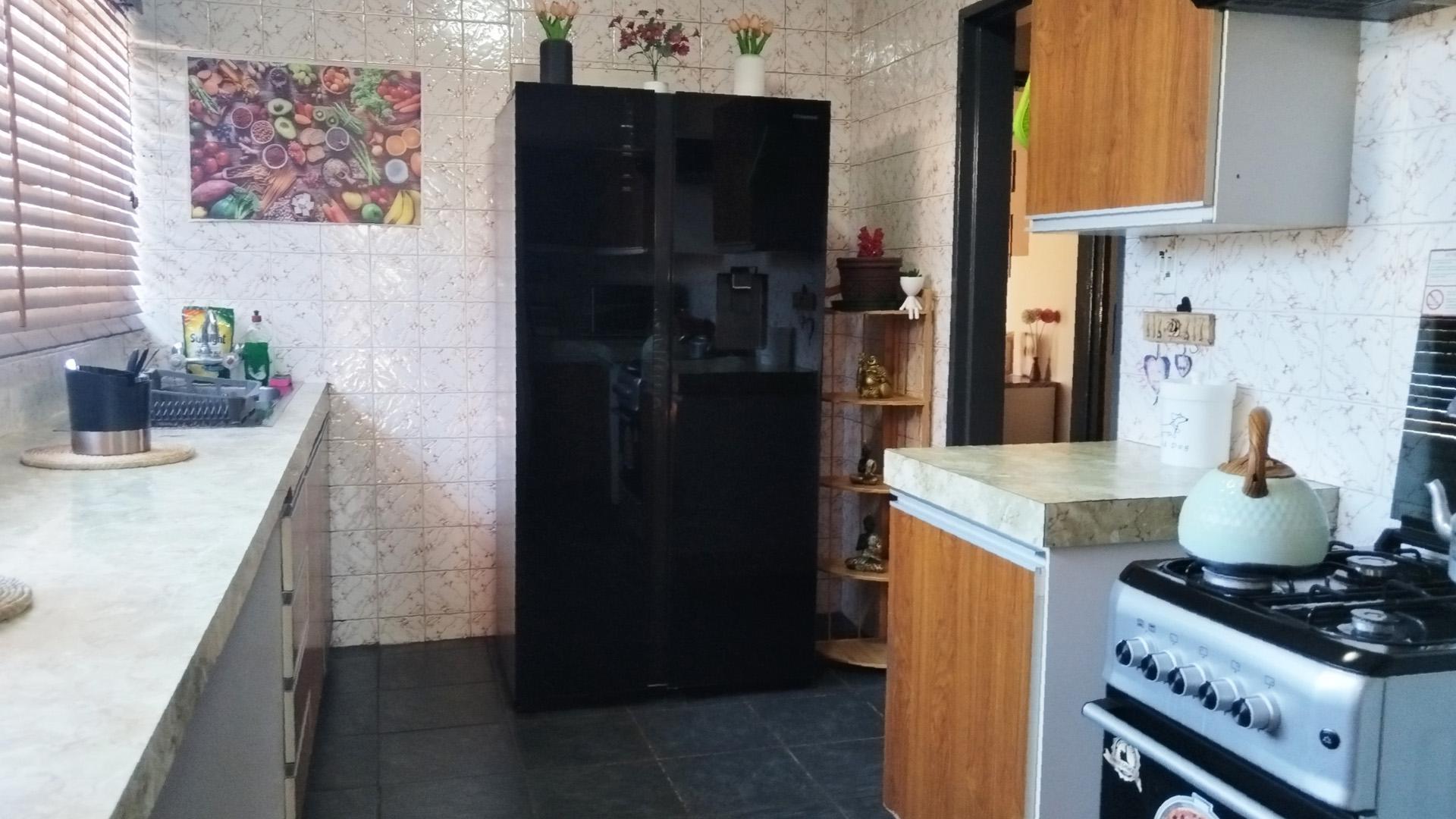 Kitchen - 14 square meters of property in Minnebron