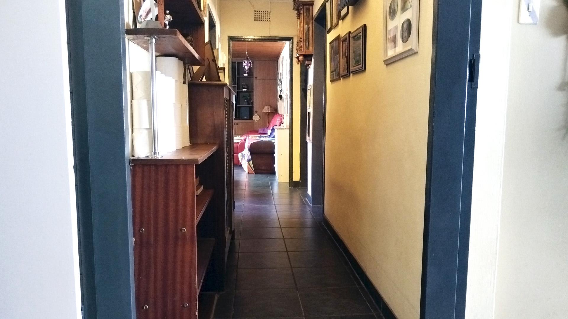 Spaces - 9 square meters of property in Minnebron