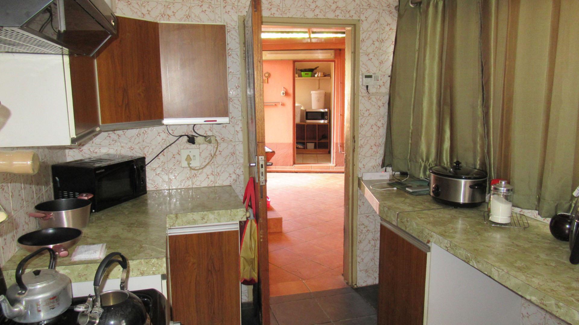 Kitchen - 14 square meters of property in Minnebron