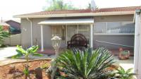 Front View of property in Minnebron