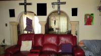Lounges - 28 square meters of property in Minnebron