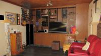 Lounges - 28 square meters of property in Minnebron