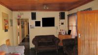 Lounges - 28 square meters of property in Minnebron