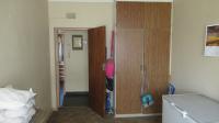 Bed Room 1 - 18 square meters of property in Minnebron