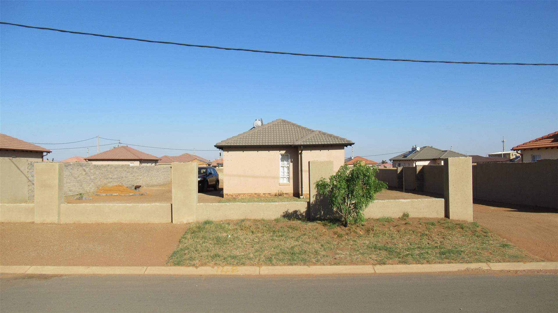 Front View of property in Azaadville Gardens