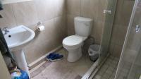 Main Bathroom - 5 square meters of property in Sagewood
