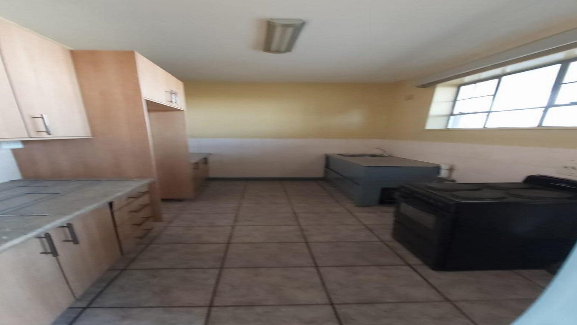 Kitchen - 9 square meters of property in Symhurst