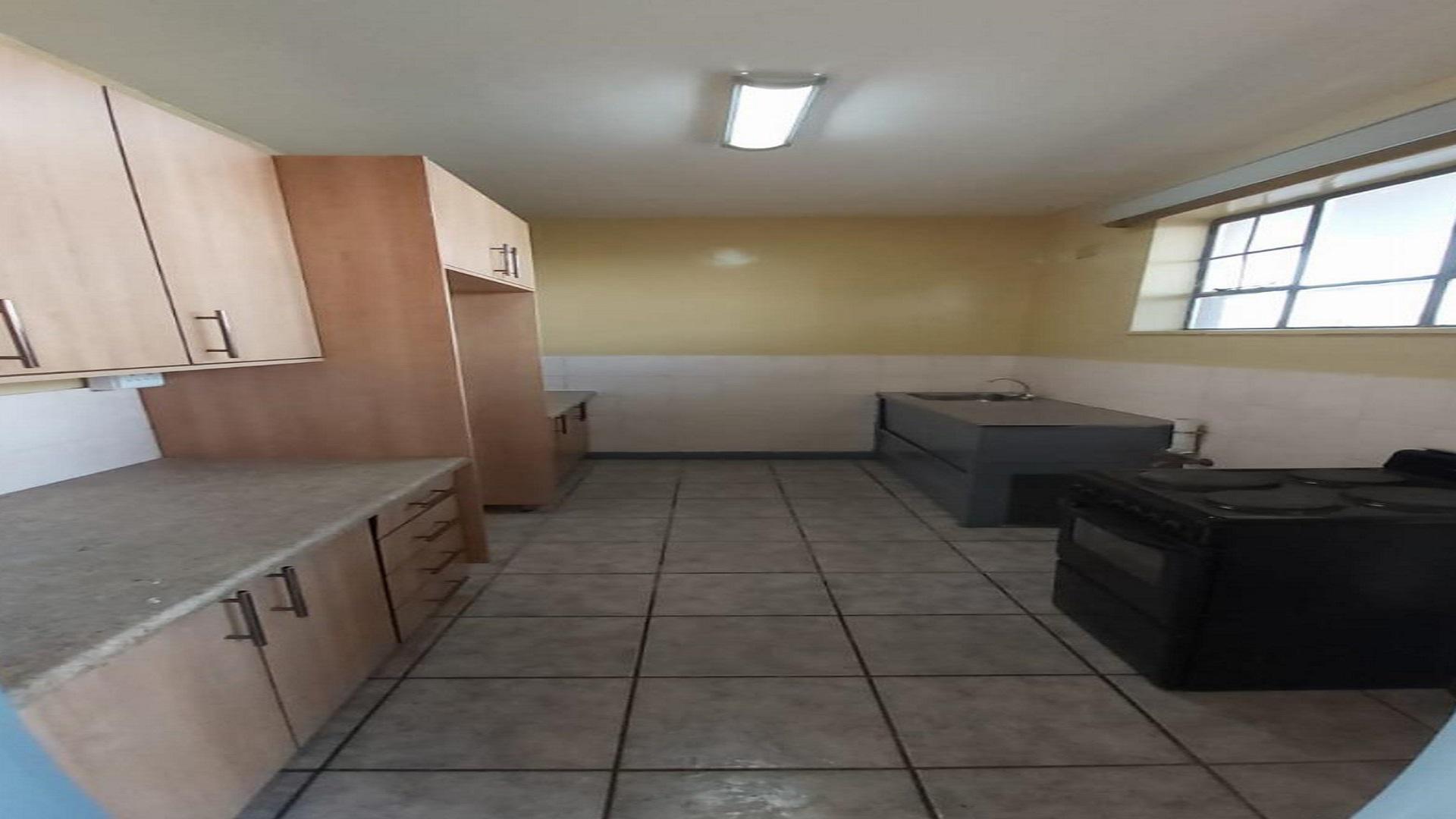 Kitchen - 9 square meters of property in Symhurst