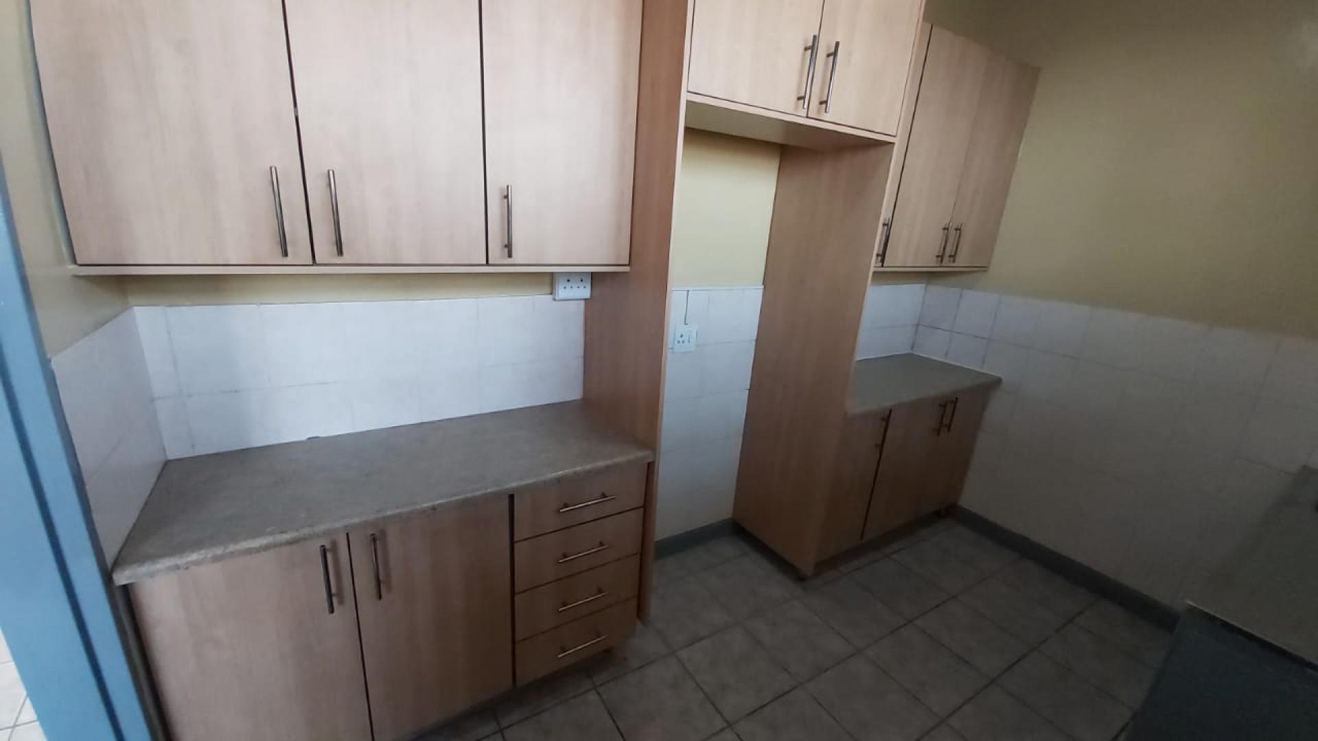 Kitchen - 9 square meters of property in Symhurst