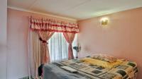 Bed Room 2 of property in Lenasia South