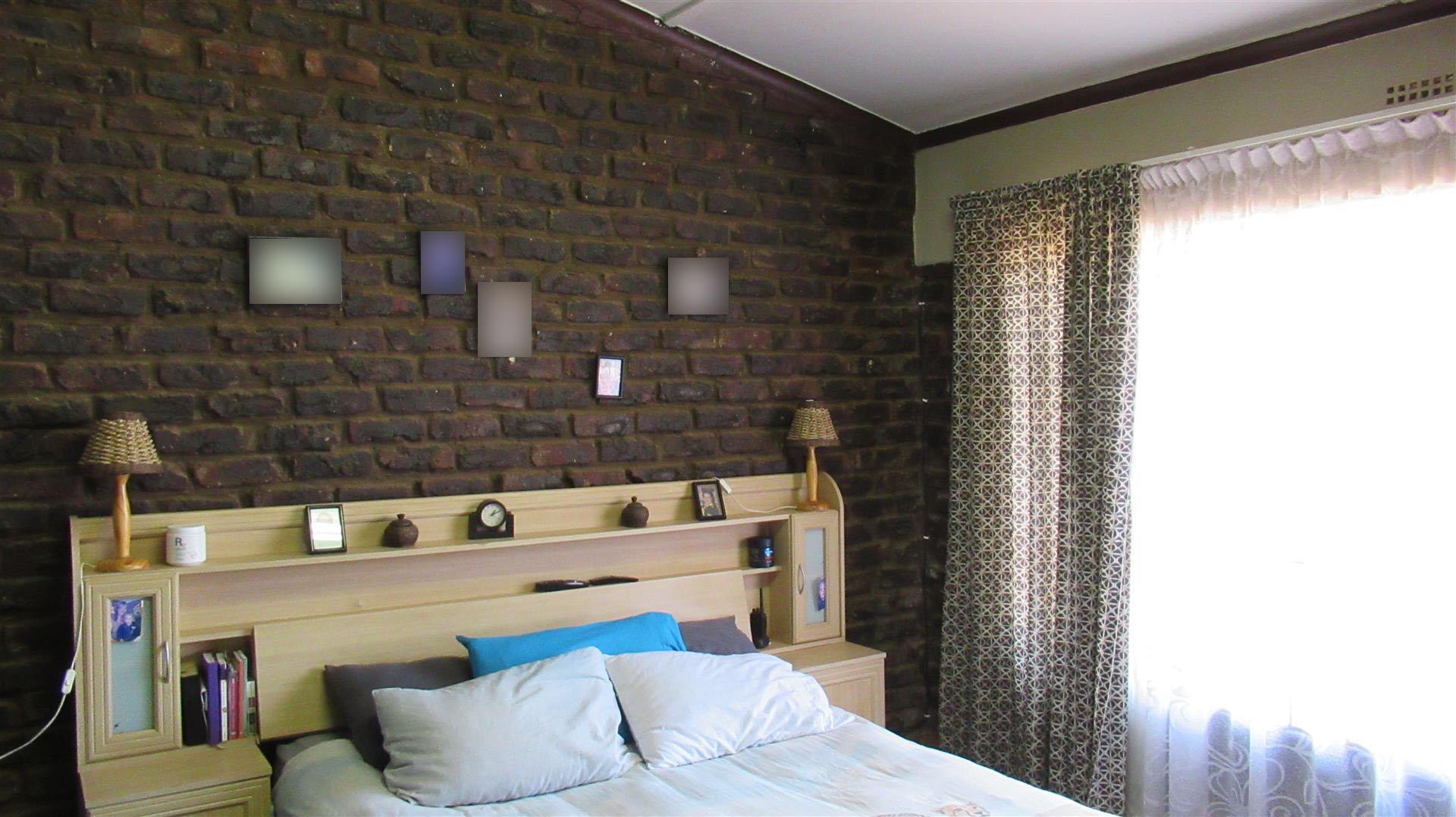 Bed Room 1 - 14 square meters of property in Heidelberg - GP