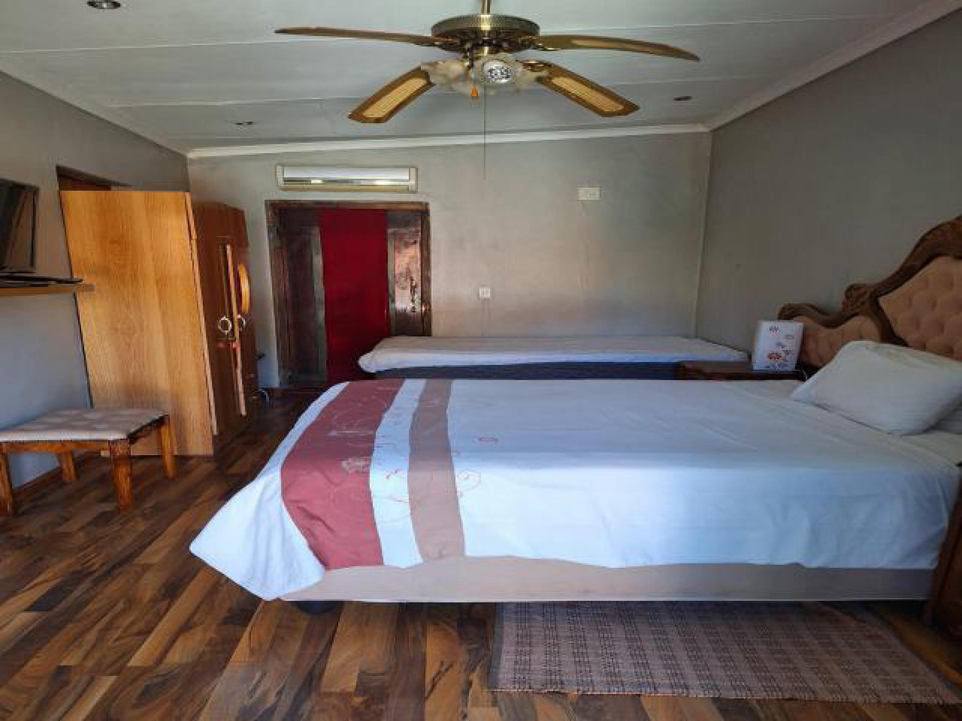 Main Bedroom of property in Kuruman