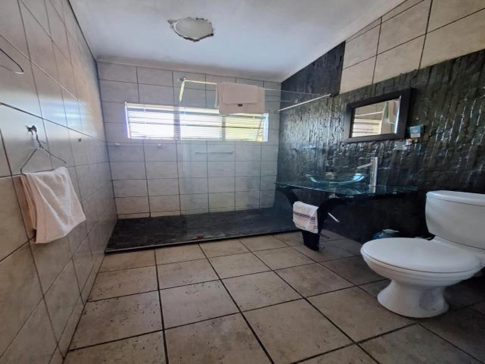 Bathroom 2 of property in Kuruman