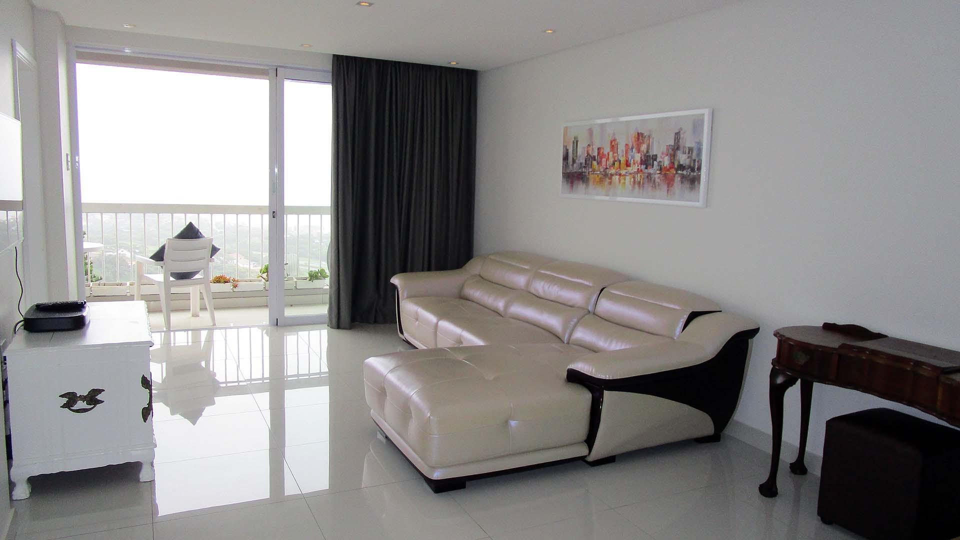 Lounges - 18 square meters of property in Doonside