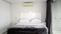 Main Bedroom - 17 square meters of property in Doonside