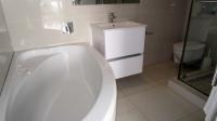 Main Bathroom - 9 square meters of property in Doonside