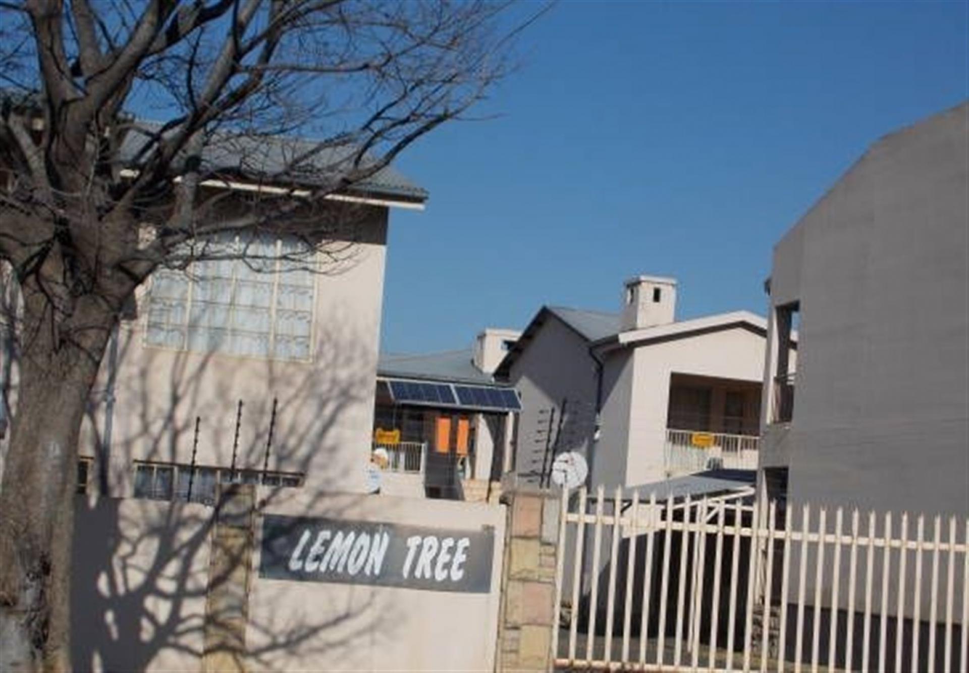 Front View of property in Modelpark
