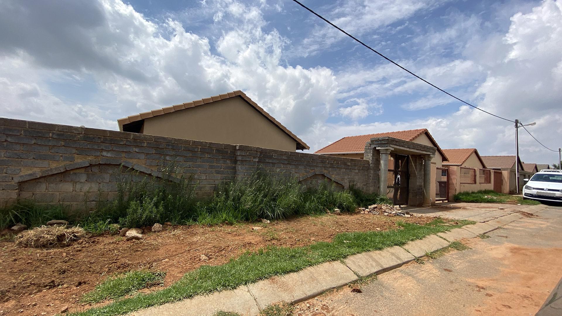 Standard Bank EasySell 3 Bedroom House for Sale in Cosmo Cit