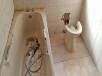 Bathroom 1 of property in Dewetsdorp
