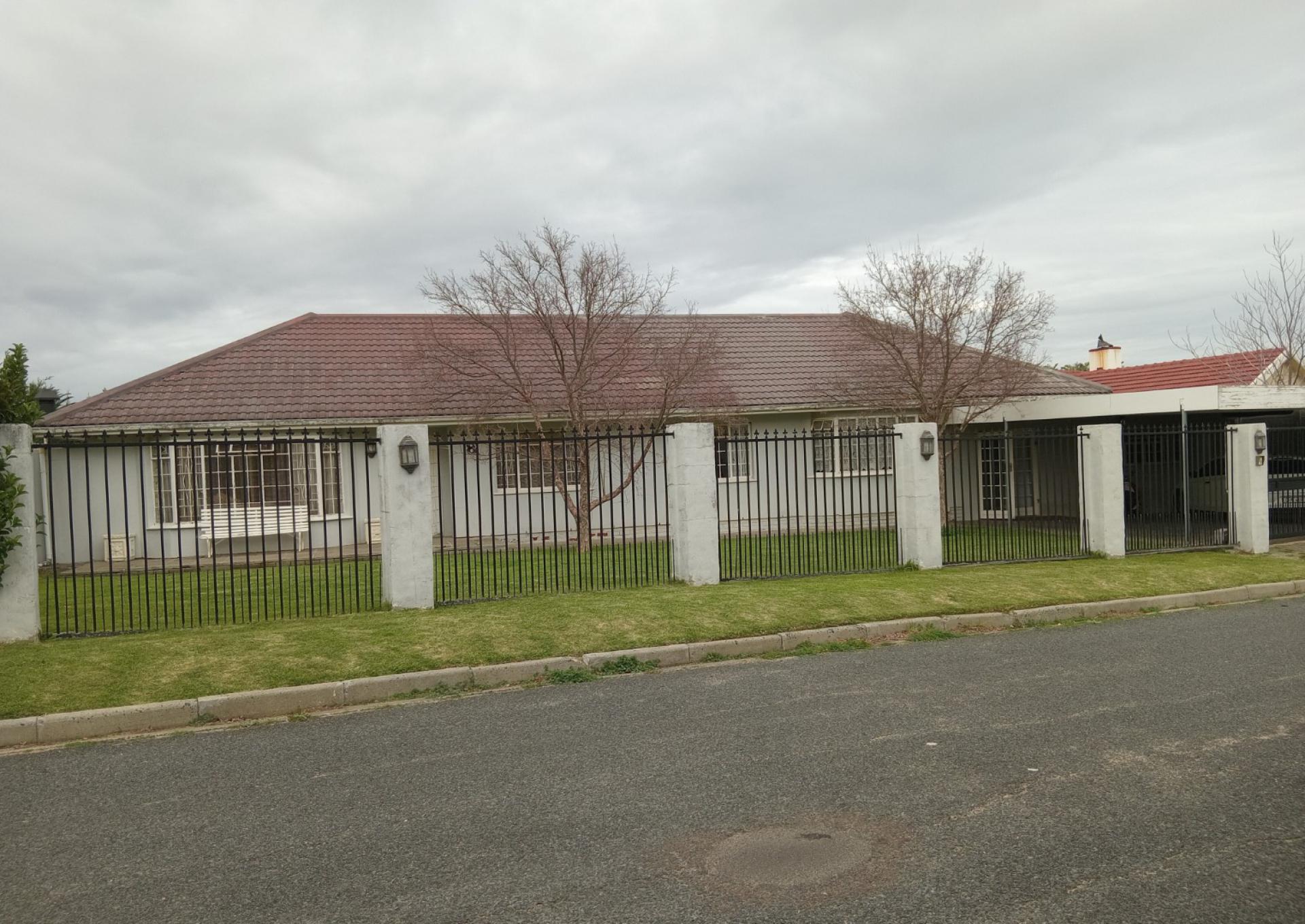 Front View of property in Somerset West
