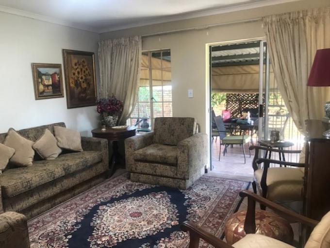 2 Bedroom Simplex for Sale For Sale in Rooihuiskraal North - MR419460