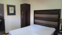 Bed Room 2 - 95 square meters of property in Lakefield