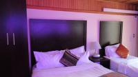 Bed Room 3 - 80 square meters of property in Lakefield