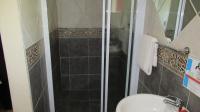 Bathroom 3+ - 166 square meters of property in Lakefield